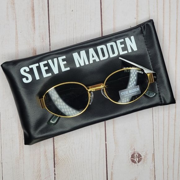Steve Madden Accessories - Steve Madden Mystie Gold Round Glasses with Faux Leather Pouch